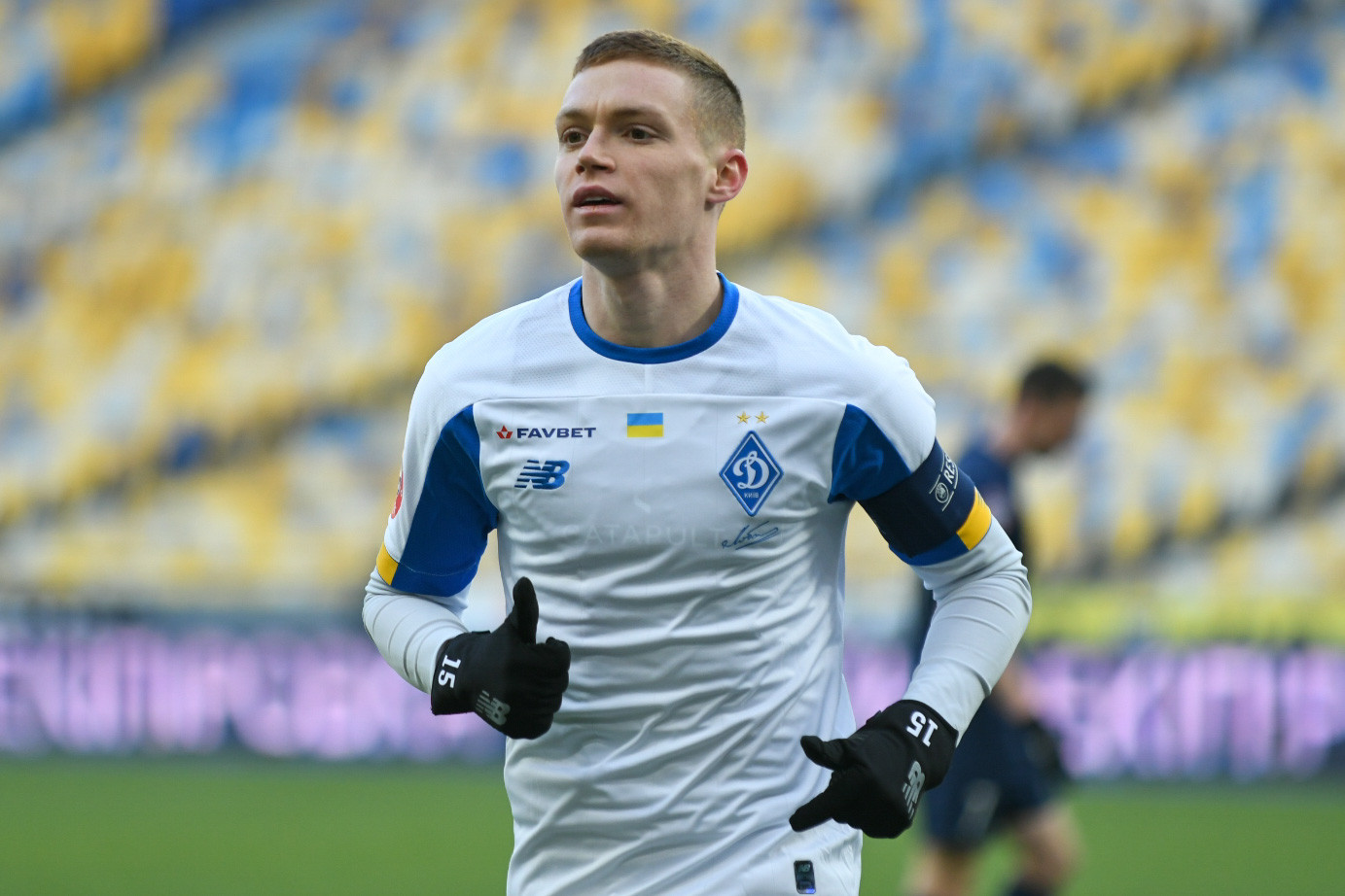 Viktor Tsyhankov cung cấp cho trẻ em 10 mẹo để tập luyện và vui chơi (VIDEO) - Trang web chính thức của FC Dynamo Kyiv